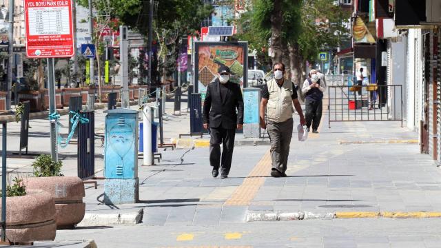 Vanda bir mahalle karantinaya alındı