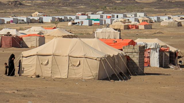Yemenin Marib şehrinde 1500den fazla aile yerinden oldu