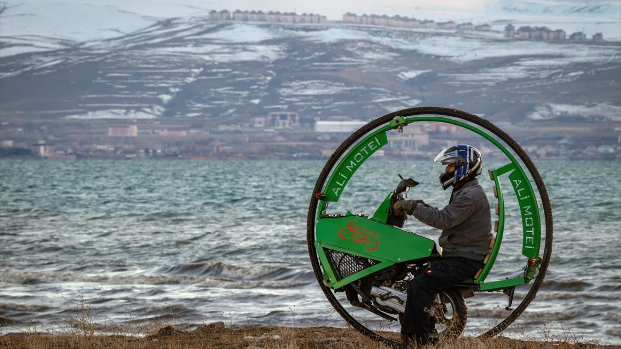 "Vanlılar görünce çok şaşırıyor"