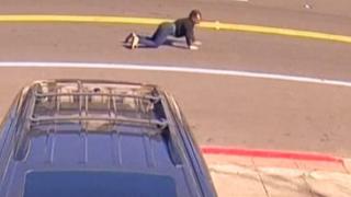 ABD'de gaspçılar kadını arabayla sürükledi