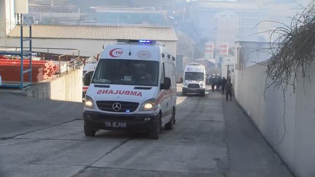 Arnavutköyde deri fabrikasında patlama: 4 yaralı