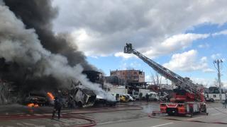 Bursa'da oto yedek parça dükkanında yangın