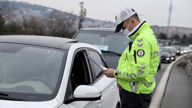 Kocaelinde Covid-19 tedbirlerini ihlal eden 16 kişiye para cezası