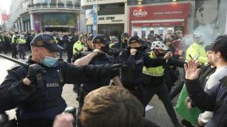 İrlanda'da kısıtlama karşıtı protestoda arbede: 23 gözaltı