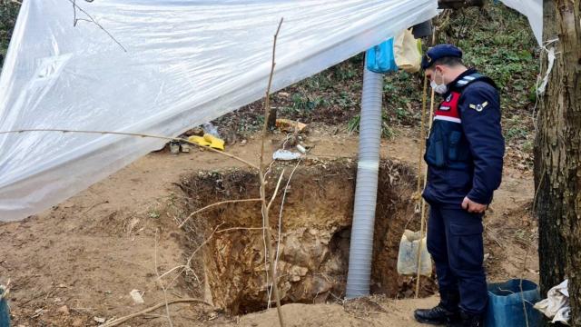 Ormanda define arayan 3 kişi suçüstü yakalandı