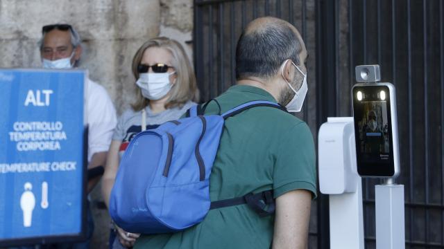 İtalyada bir günde 390 kişi hayatını kaybetti