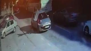 Bursa'da otomobilin çarptığı kadın metrelerce sürüklendi