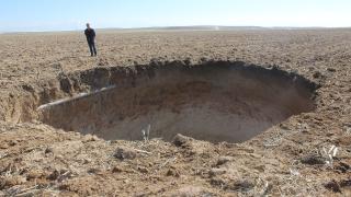 Konya'da 10 metre çapında 40 metre derinliğinde obruk oluştu