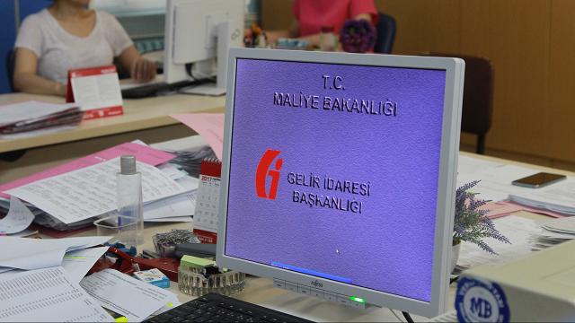 Beyanname ve vergi ödeme süreleri uzatıldı