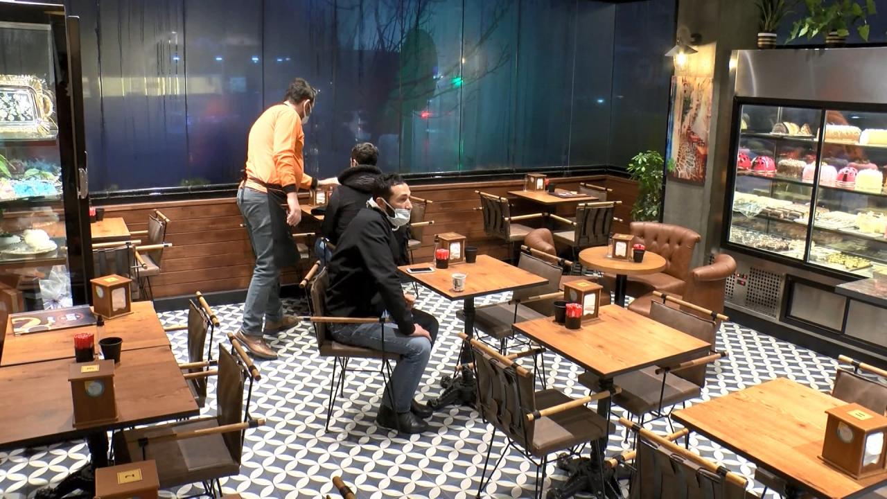 "Sosyal mesafeyi korumak lazım hala virüs bitmiş değil" 