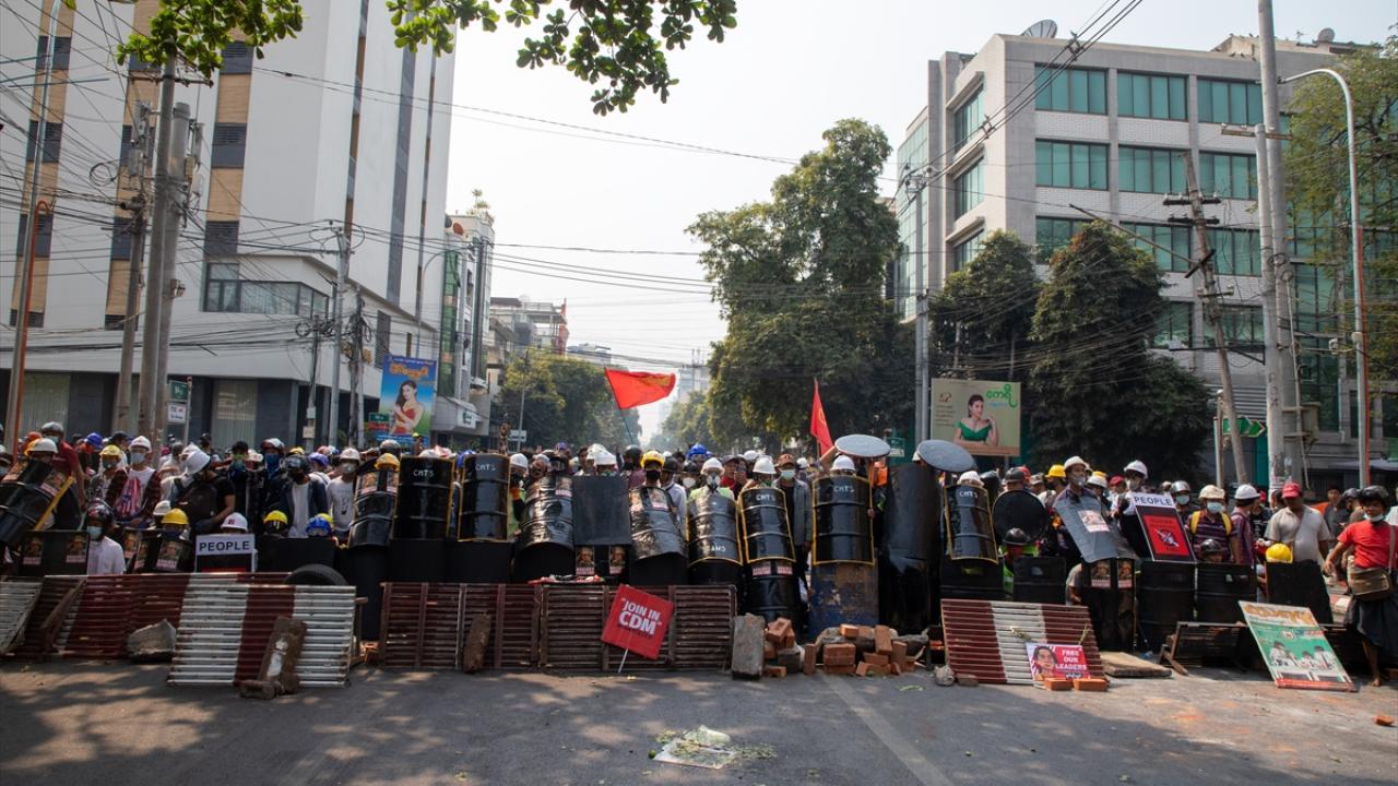 Sadece pazar günü 18 protestocu öldü