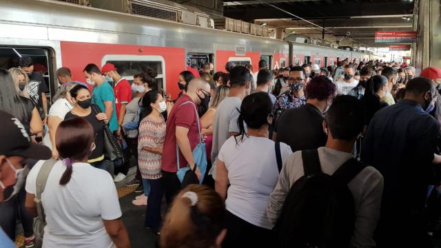 Brezilyada ilk kez bir günde 100 binden fazla vaka görüldü