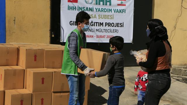 Bursadan Lübnandaki Filistinlilere kumanya yardımı