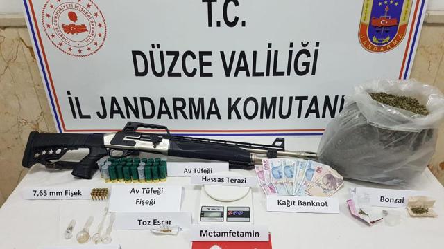 Düzcede uyuşturucu operasyonu: 4 gözaltı