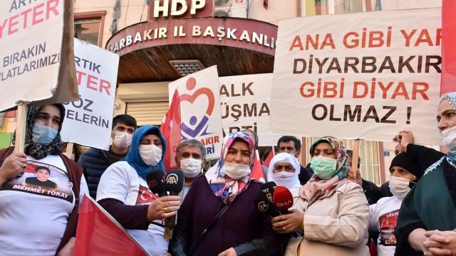Evlat nöbetine bir aile daha katıldı