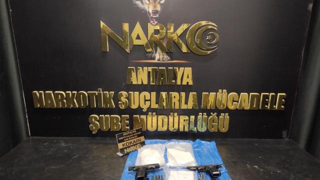 Antalyada uyuşturucu operasyonlarında yakalanan 3 zanlı tutuklandı