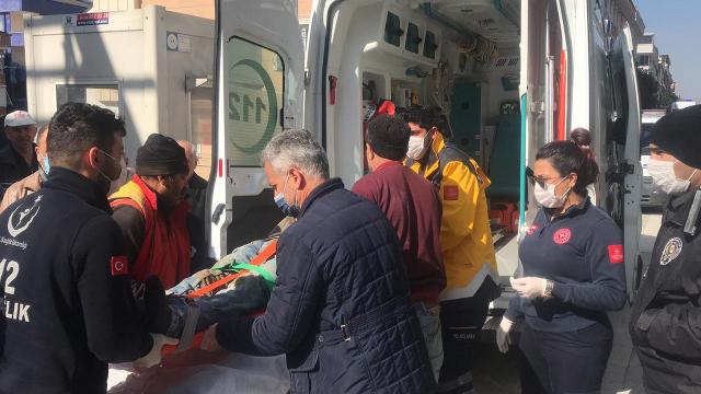 İstanbulda inşaatın ikinci katından düşen işçi yaralandı