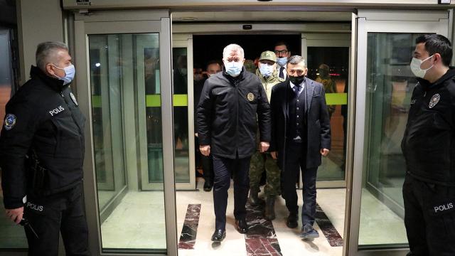 Bakan Akar: Kazanın hava şartları nedeniyle olduğu değerlendiriliyor