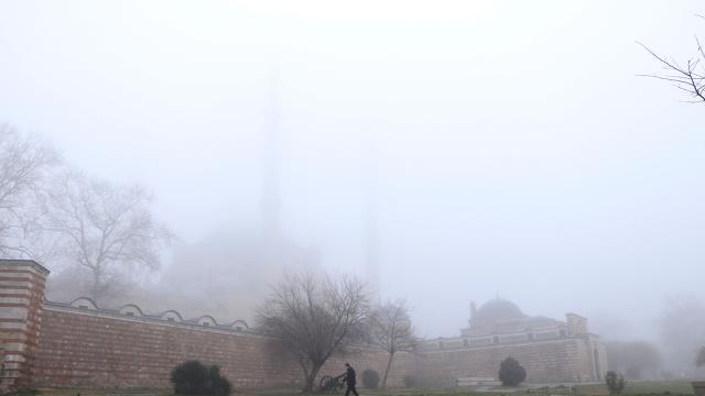 Edirnede yoğun sis: Selimiye Camii gözden kayboldu
