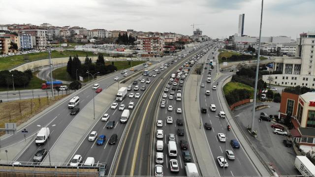İstanbulda 8 Mart nedeniyle bazı yollar trafiğe kapatılacak