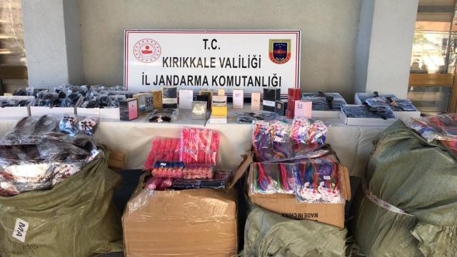 Kargo aracında gümrük kaçağı eşya ele geçirildi