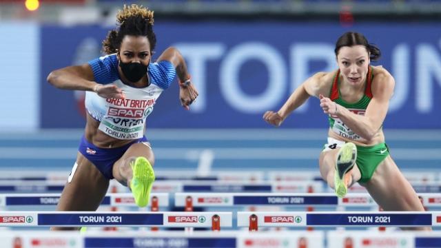 Tiffany Porter maskeyle yarıştı