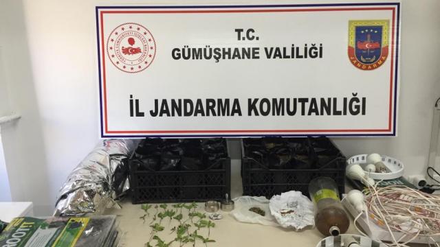 Gümüşhanede uyuşturucu zanlısı cami avlusunda yakalandı