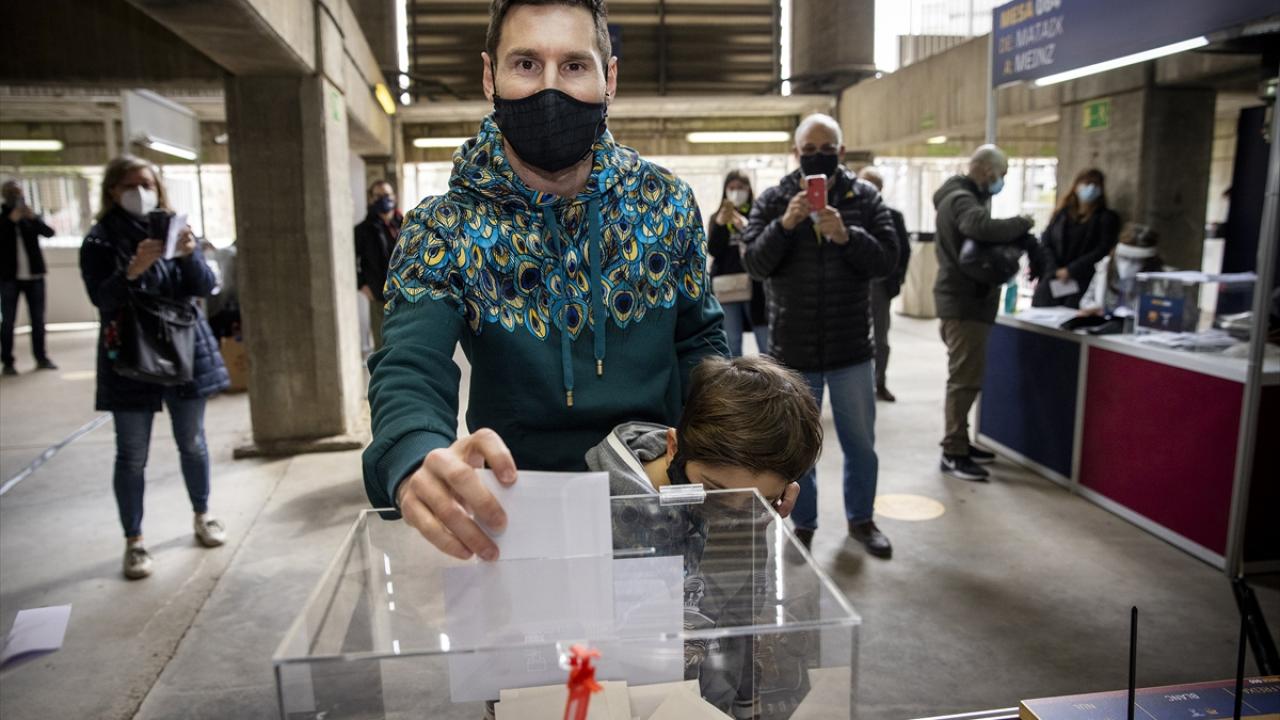 Takım futbolcusu Lionel Messi