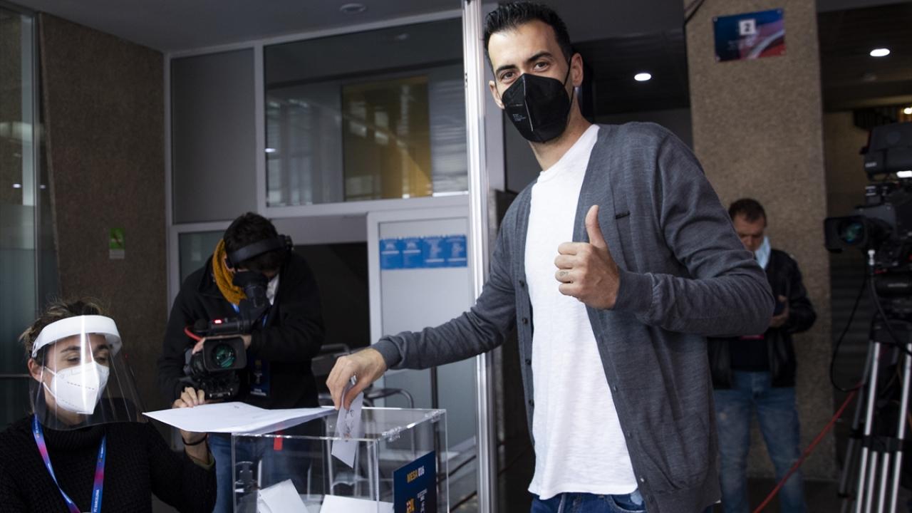 Takım futbolcusu Sergio Busquets