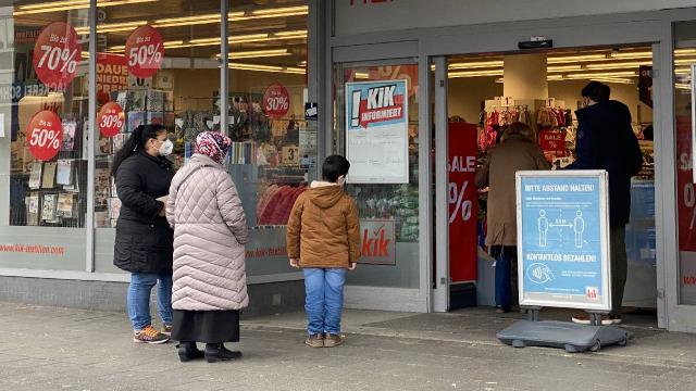 Almanyada COVID-19 tedbirleri kademeli olarak gevşetiliyor