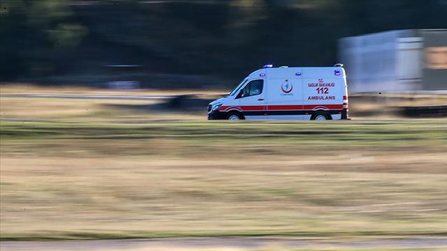 Minibüs ile kamyonun çarpışması sonucu 8 kişi yaralandı