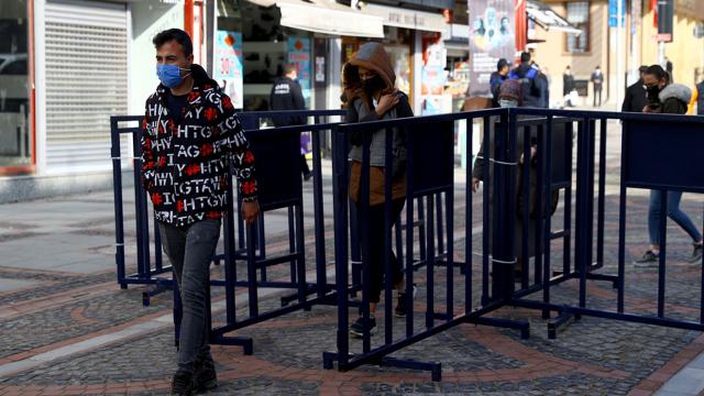 Çok yüksek riskli şehirde yeni kural: 4 metrekareye 1 kişi