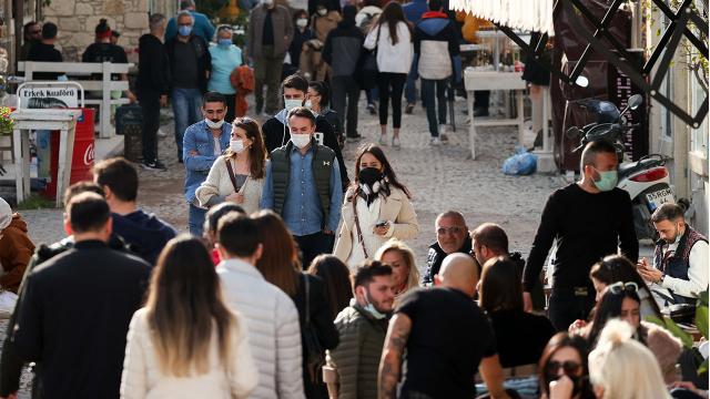 İzmirde tam kapanma denetimleri: 14 bin kişiye 34 milyon lira ceza