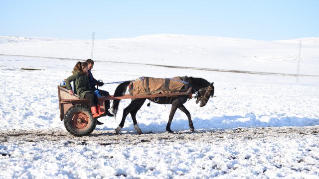 Kastamonunun yüksek kesimlerinde kar yağışı etkili oluyor