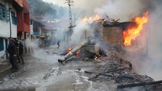 Tokat'ta yangın: 6 ev kullanılmaz hale geldi