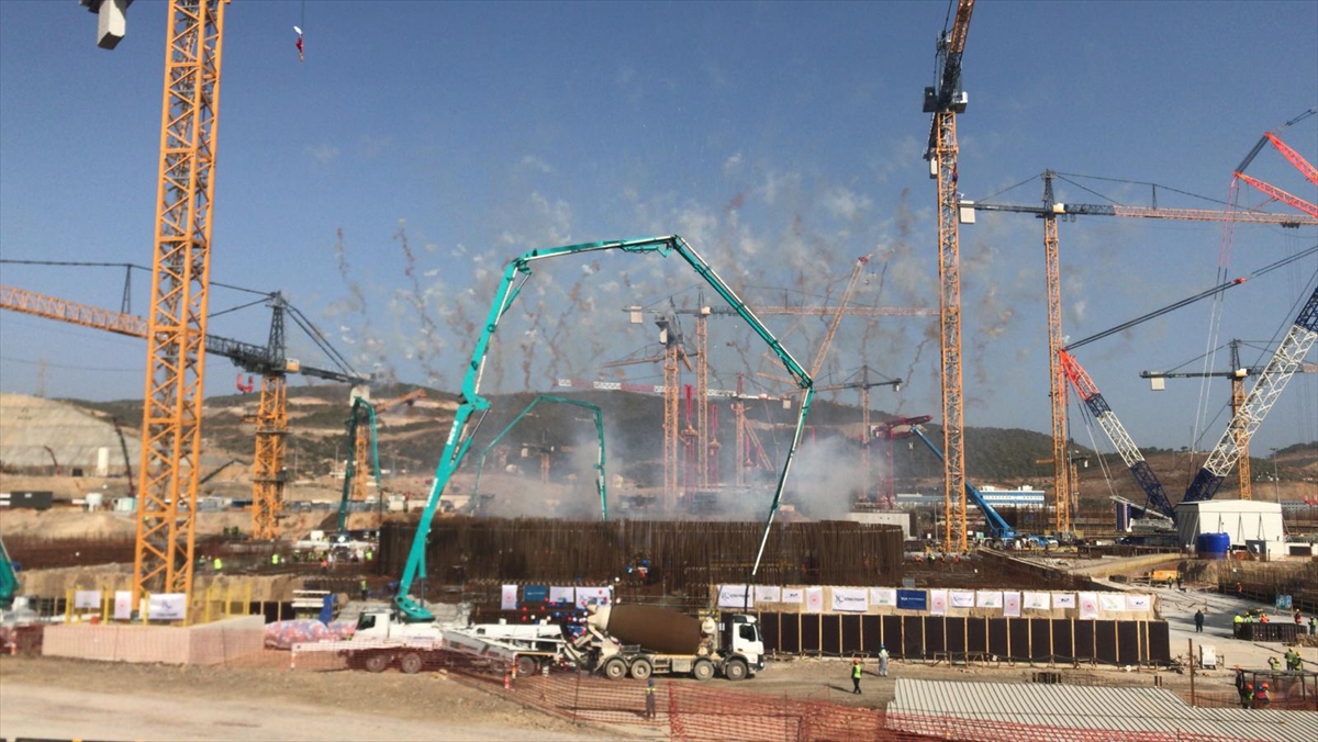 "Cumhuriyetimizin 100`üncü yılında Türkiye’yi nükleer enerji sahibi ülkeler ligine katacağız"