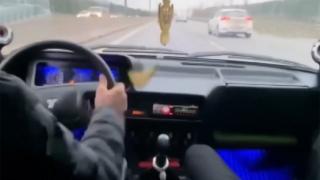 İstanbul TEM Bağlantı Yolu'nda makas atarak ilerleyen sürücü kamerada