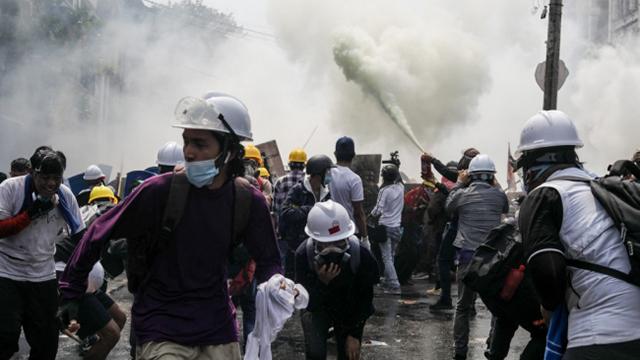 Myanmarda protestolarda ölenlerin sayısı 320ye yükseldi