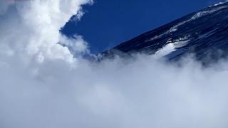 Avrasya'nın en yüksek yanardağı faaliyete geçti