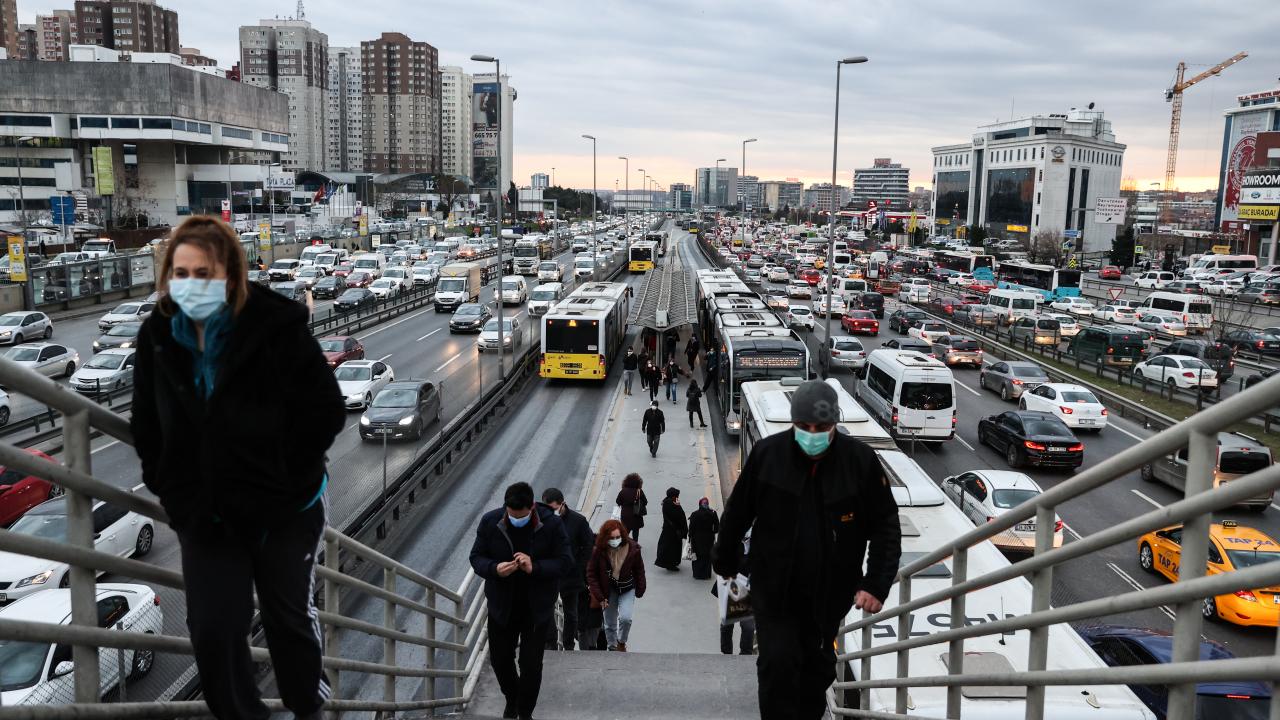 BAZI MAHALLELERDEN 9 BİN 243 KAT KALABALIK