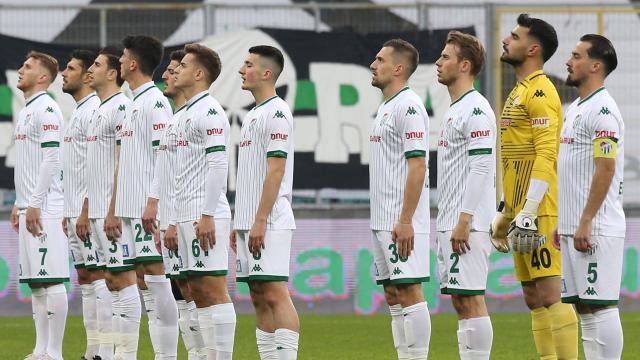 Bursasporlu futbolculardan "maaş" tepkisi