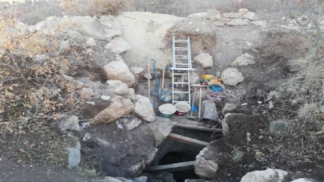 Çorumda kaçak kazı yapan 2 şüpheli yakalandı