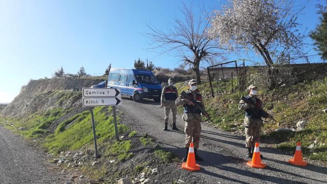 Adanada bir mahalle karantinaya alındı