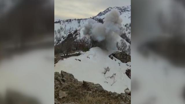 Siirt-Bitlis sınırında teröristlerin tuzakladığı 8 patlayıcı imha edildi