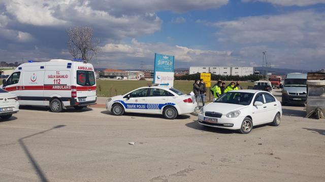 İnegölde kamyonet ile hafif ticari araç çarpıştı: 1 yaralı