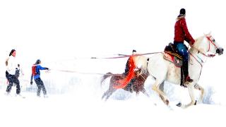 Geleneksel ve modern birleşti: Dörtnala kayak ve snowboard