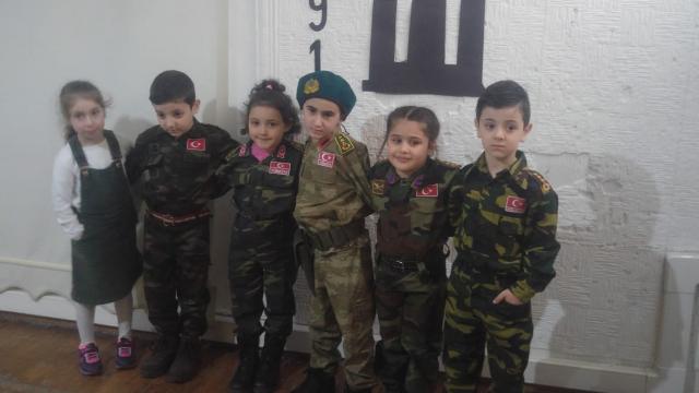 Türkiye ve Romanyadan minikler işaret diliyle Çanakkale Türküsünü seslendirip klip çekti