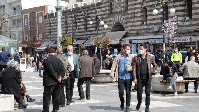 Diyarbakır renginde ısrar etti: Vaka sayısı düştü