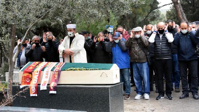 Erhan Önal İzmirde toprağa verildi