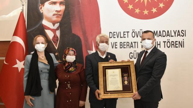 Gümüşhanede bir gaziye Devlet Övünç Madalyası takdim edildi